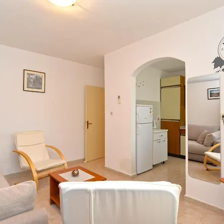 Apartment Pietro 2228 *